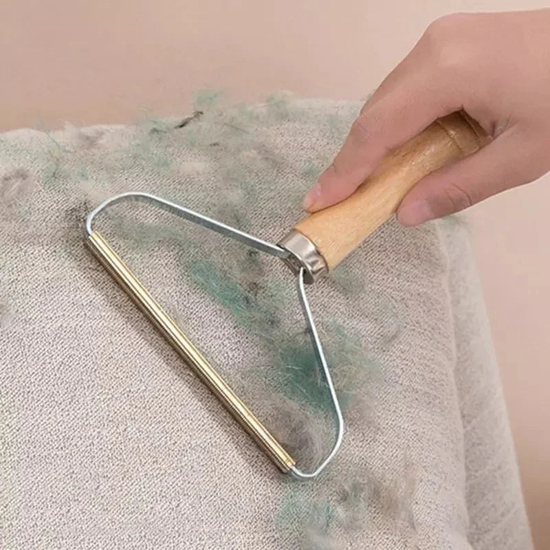 Portable Wooden Handle Lint Remover Brush